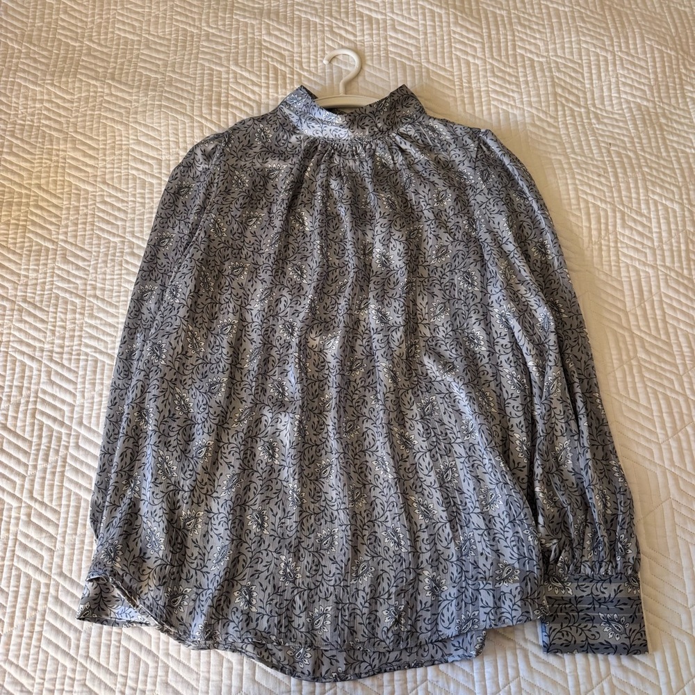H&M Gray Floral Mock-Neck Blouse